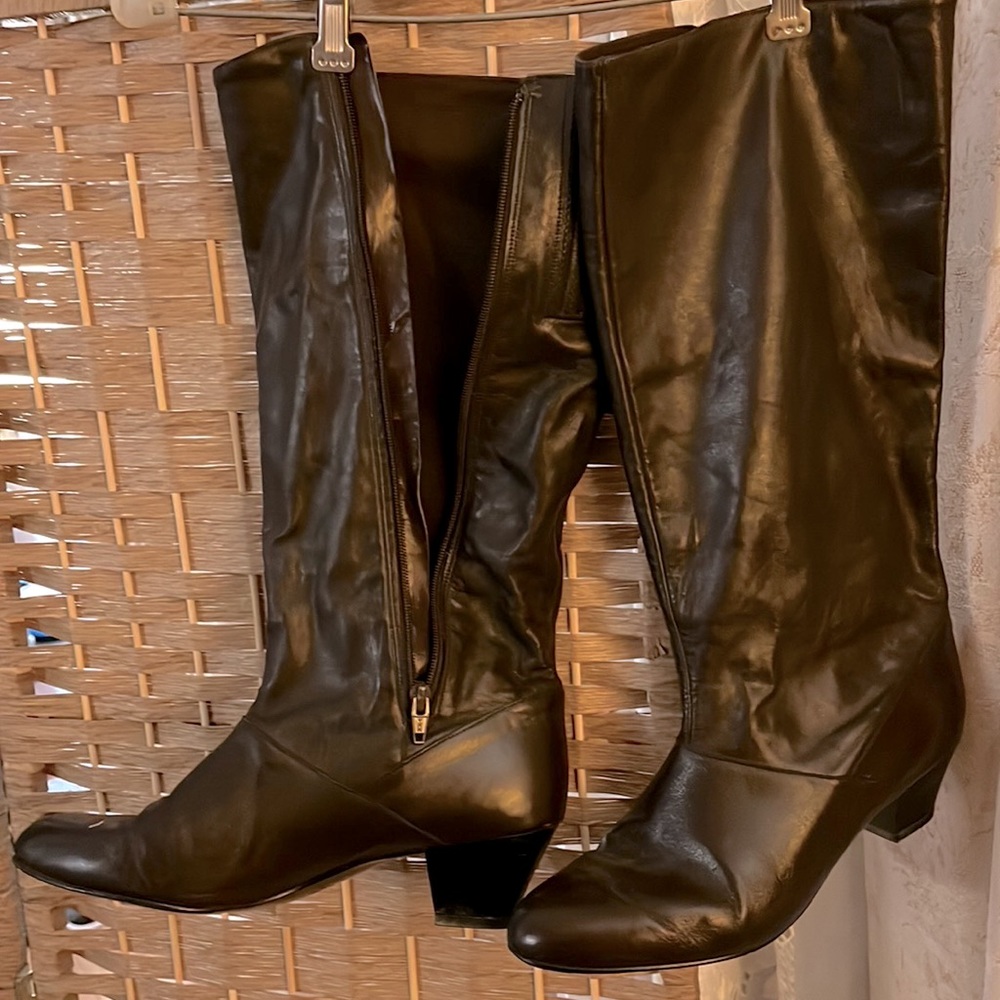 Women’s Leather Upper Zip Up Boots